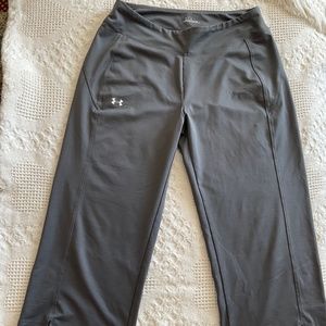 Women's Under Armour cropped athletic pants